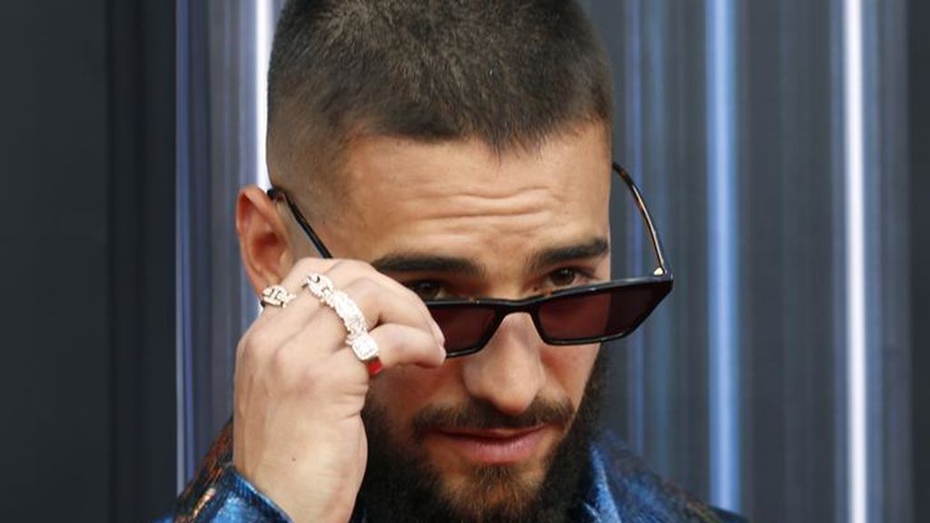 Maluma califica de "estúpidos" a varios seguidores que creyeron que poseía un león cachorro visto en un videoclip Maluma califica de "estúpidos" a varios seguidores que creyeron que poseía un león cachorro visto en un videoclip