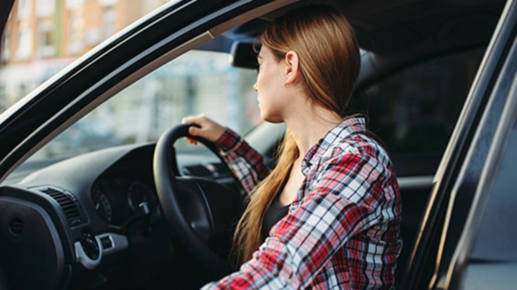 Cómo sentarse al volante de forma adecuada