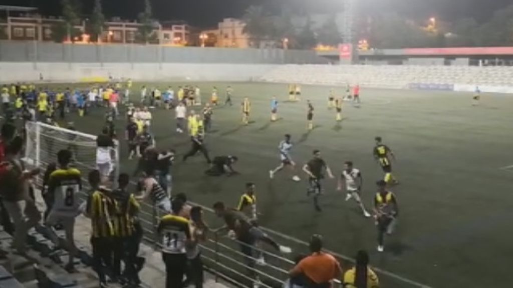 Un detenido en el marco de una pelea en un campo de fútbol en Alcalá de Guadaíra (Sevilla)