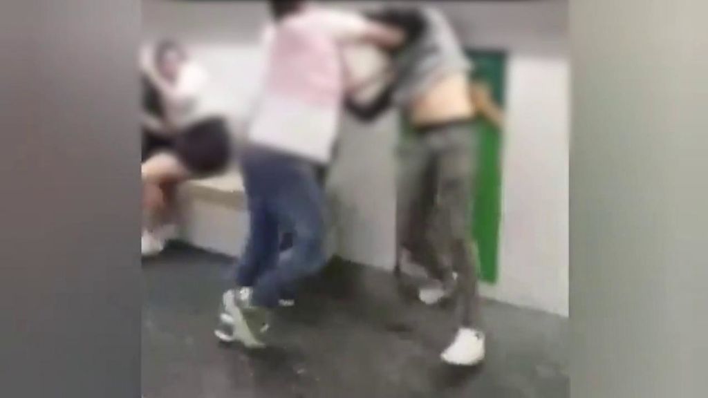 Así luchan "los ángeles del metro" contra los carteristas en el metro de Barcelona