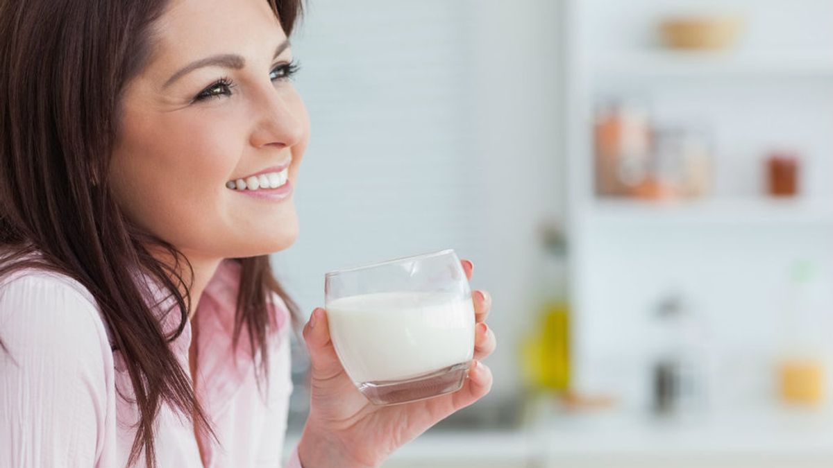 Expertos abogan por consumir entre dos y tres raciones diarias de leche