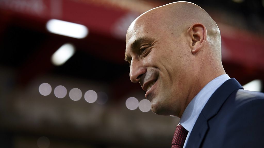 Operación Oikos: La RFEF anuncia que se personará como acusación particular para velar por "la limpieza del fútbol español" Operación Oikos: La RFEF anuncia que se personará como acusación particular para velar por "la limpieza del fútbol español"