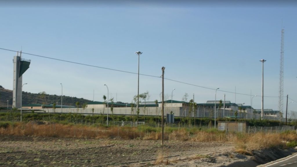 Un preso agrede a dos funcionarios en la cárcel de Morón de la Frontera (Sevilla) Un preso agrede a dos funcionarios en la cárcel de Morón de la Frontera (Sevilla)