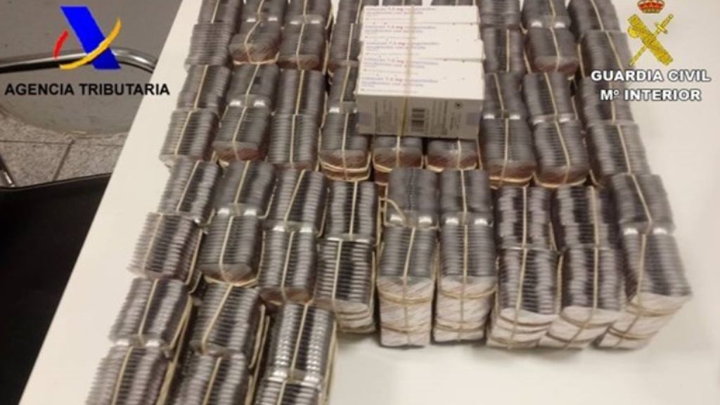 Detenidas dos personas en Alicante con un cargamento de 14.600 pastillas para violar Detenidas dos personas en Alicante con un cargamento de 14.600 pastillas para violar