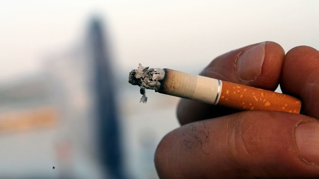 La cruzada contra el tabaco llega a las playas españolas por un verano sin humo