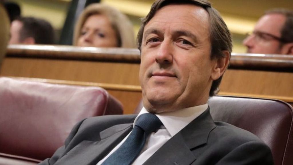"Urge una querella criminal contra Tezanos por malversación en el CIS": la reacción de Hernando al sorpasso "Urge una querella criminal contra Tezanos por malversación en el CIS": la reacción de Hernando al sorpasso