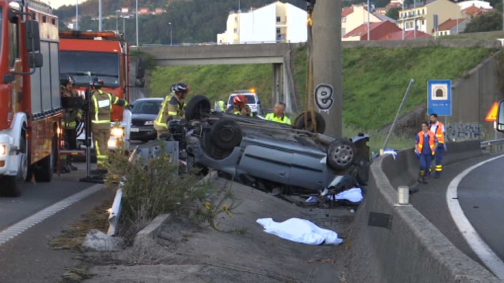 Consternación en Redondela por la muerte de tres chicos en un accidente de coche en Vigo