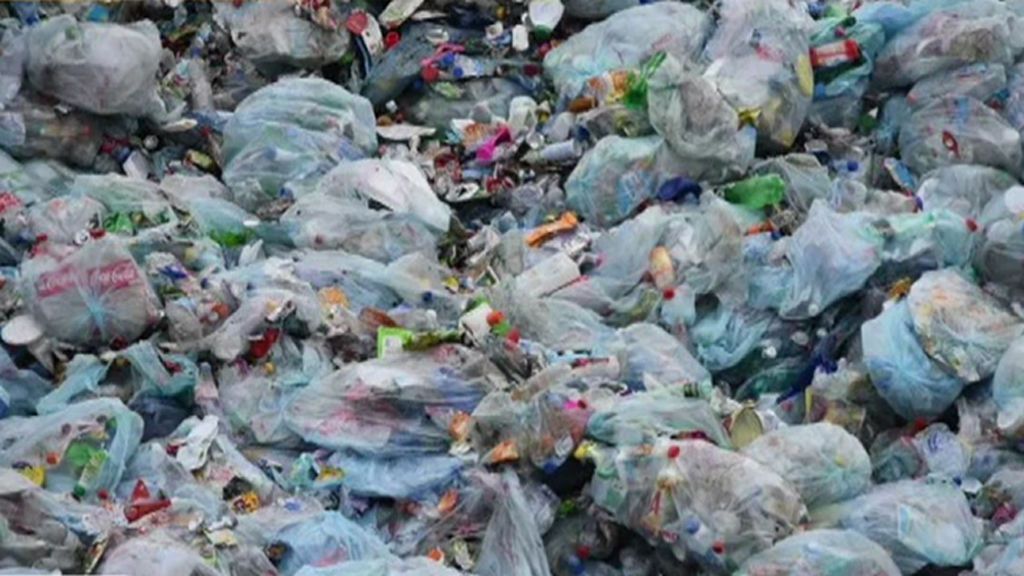 El Everest Está Lleno De La Basura De Los Turistas 0344