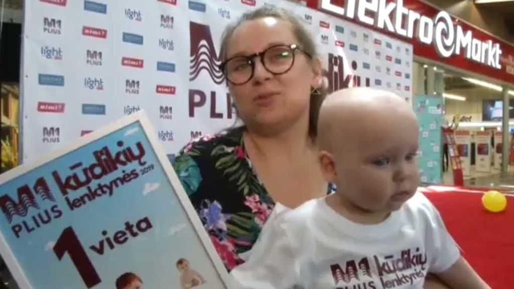 Ignas gana el concurso anual de bebés gateando