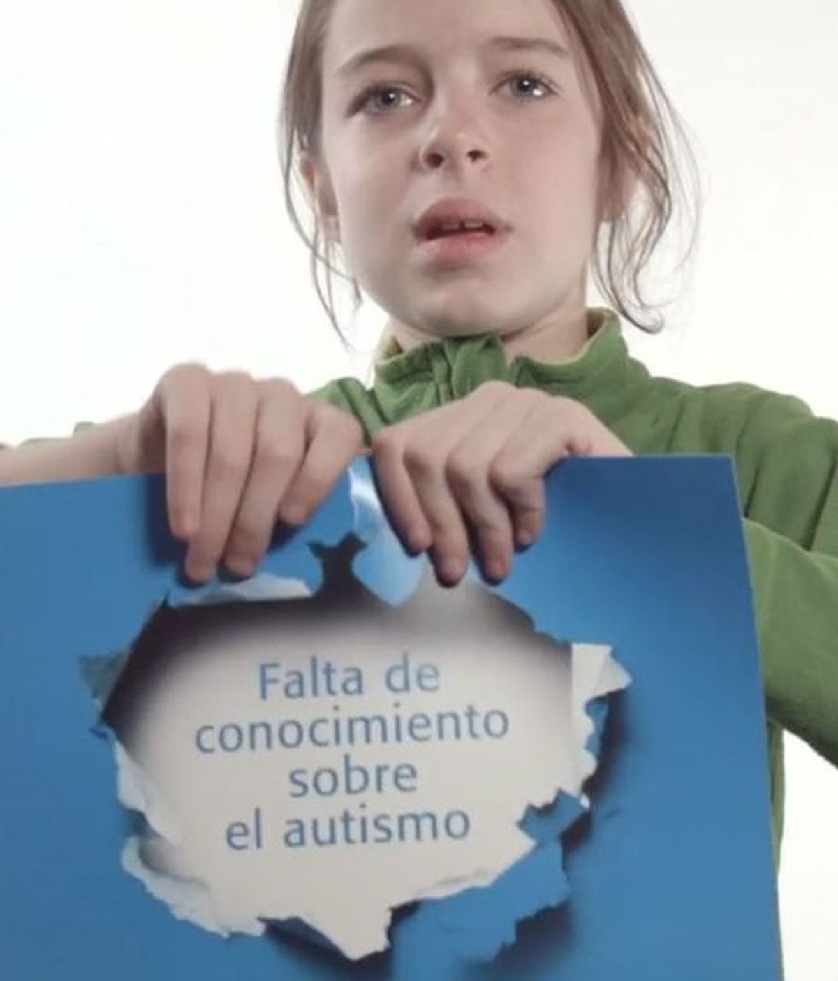 Familia indignada porque entregan a su hijo autista el premio a estudiante "más molesto"