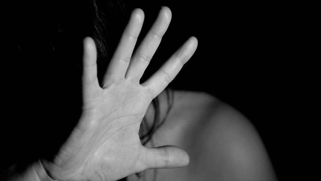 Una niña de 8 años salva a su madre de recibir una paliza de su pareja, en Málada Una niña de 8 años salva a su madre de recibir una paliza de su pareja, en Málada