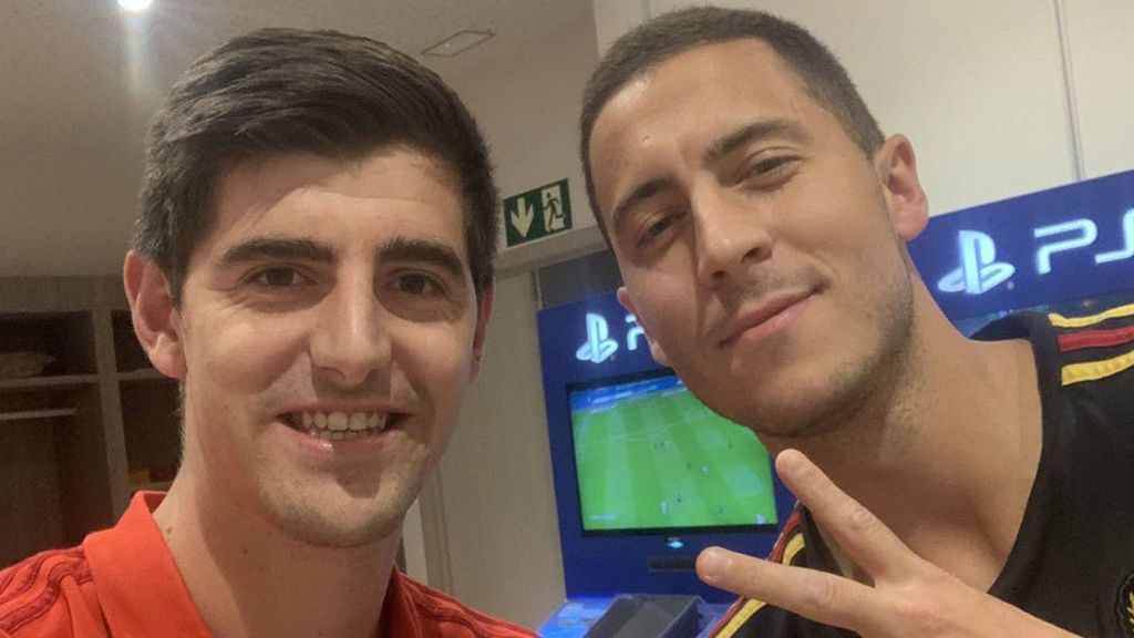 El mensaje de Courtois a Hazard en su primer día como futbolista del Real Madrid: "Bienvenido al mejor club del mundo" El mensaje de Courtois a Hazard en su primer día como futbolista del Real Madrid: "Bienvenido al mejor club del mundo"