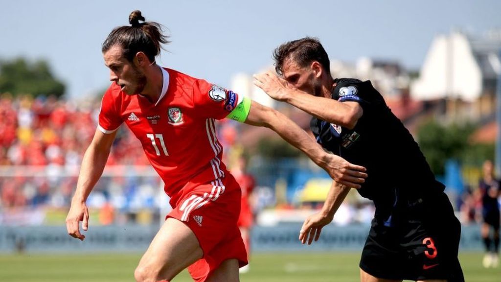 Modric se lleva el duelo individual ante Bale en la victoria de Croacia ante Gales (2-0) Modric se lleva el duelo individual ante Bale en la victoria de Croacia ante Gales (2-0)
