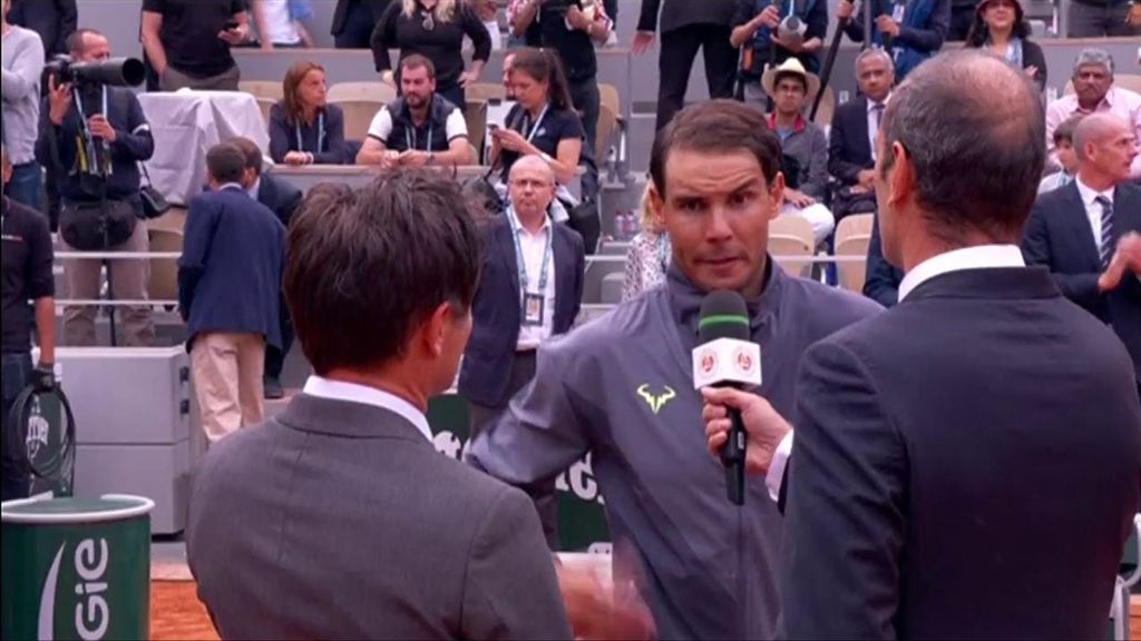 La felicitación de Nadal a Thiem tras su victoria en la final de Roland Garros