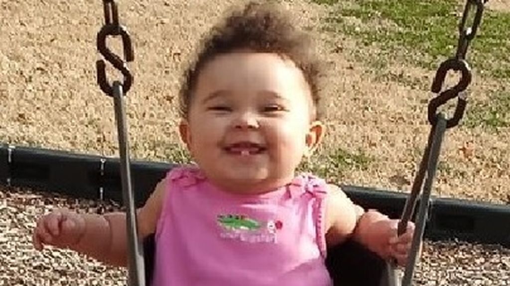 Investigan la muerte de un bebé tras pasar casi 16 horas en un coche en Missouri Investigan la muerte de un bebé tras pasar casi 16 horas en un coche en Missouri