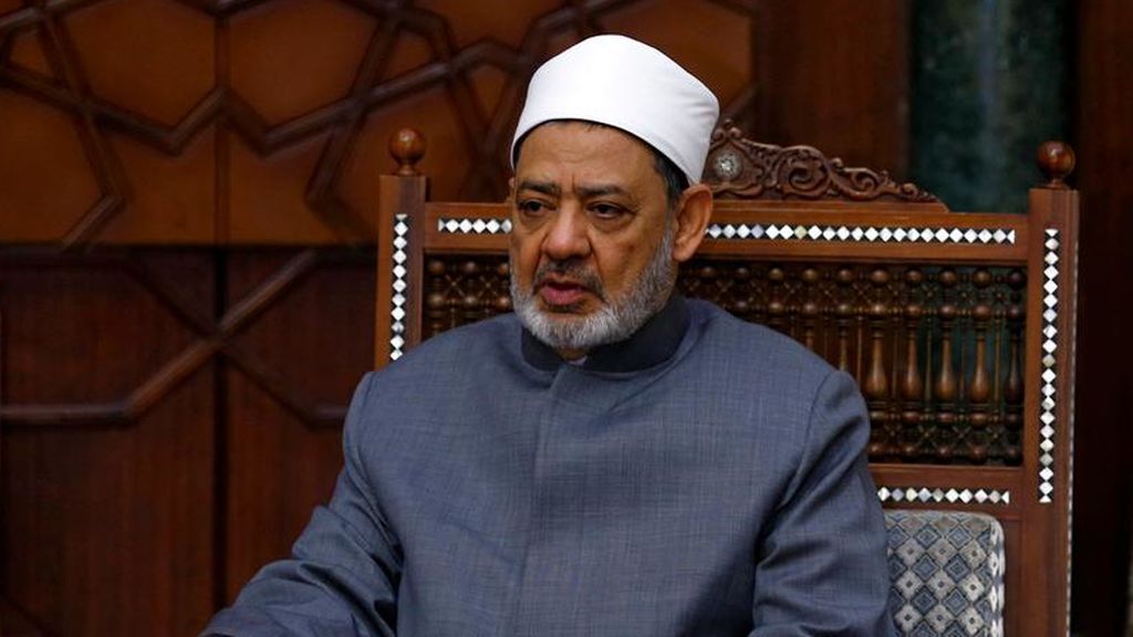 El imán de Al Azhar aprueba que se pueda golpear a las mujeres pero "sin romperles ningún hueso" El imán de Al Azhar aprueba que se pueda golpear a las mujeres pero "sin romperles ningún hueso"