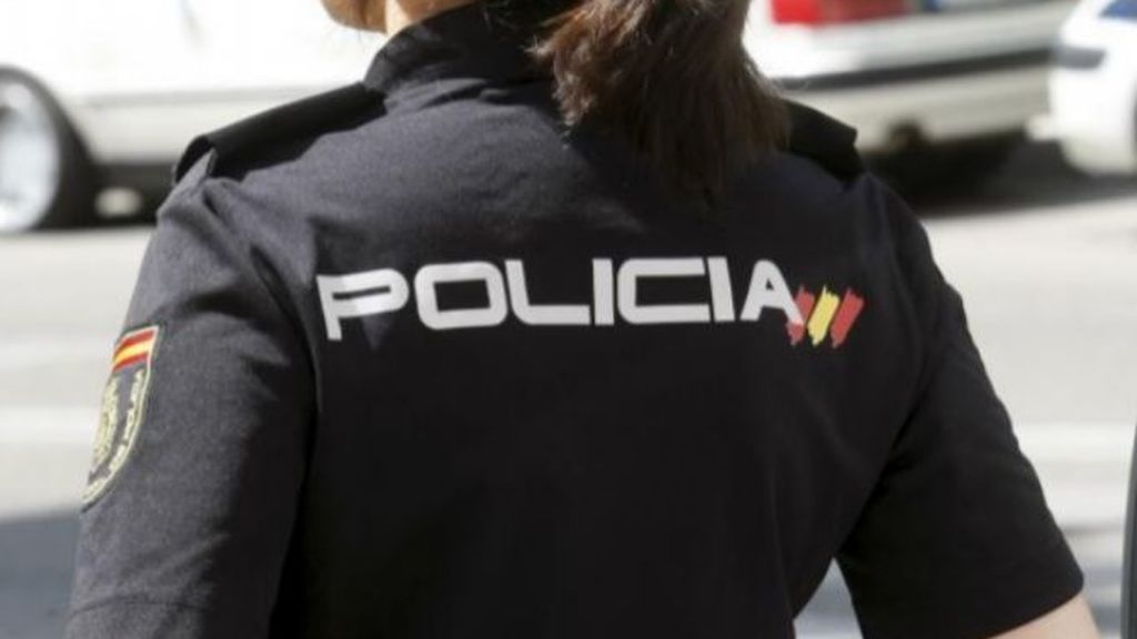 Detenidos dos jóvenes por secuestrar, agredir y robar a un hombre en la localidad tinerfeña de Arona Detenidos dos jóvenes por secuestrar, agredir y robar a un hombre en la localidad tinerfeña de Arona