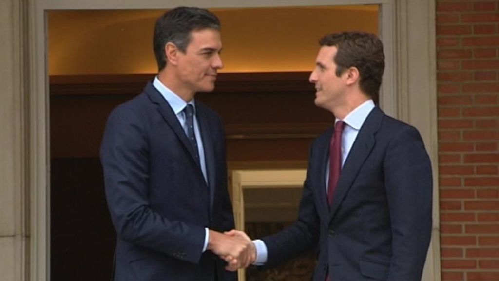 Sánchez y Casado en Moncloa Sánchez y Casado en Moncloa