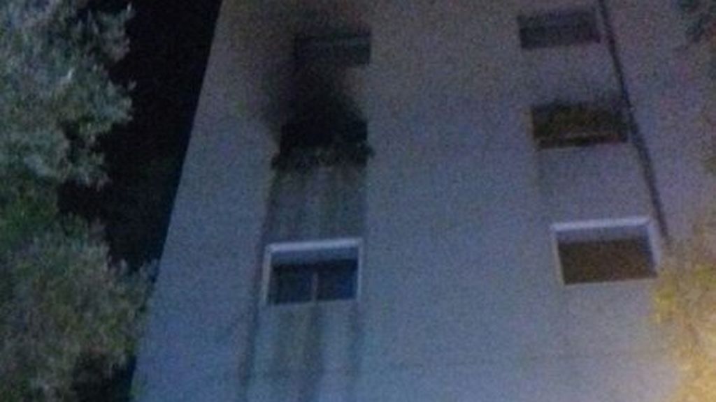 Muere un hombre cuando huía de las llamas de su vivienda en Santa Coloma de Gramenet