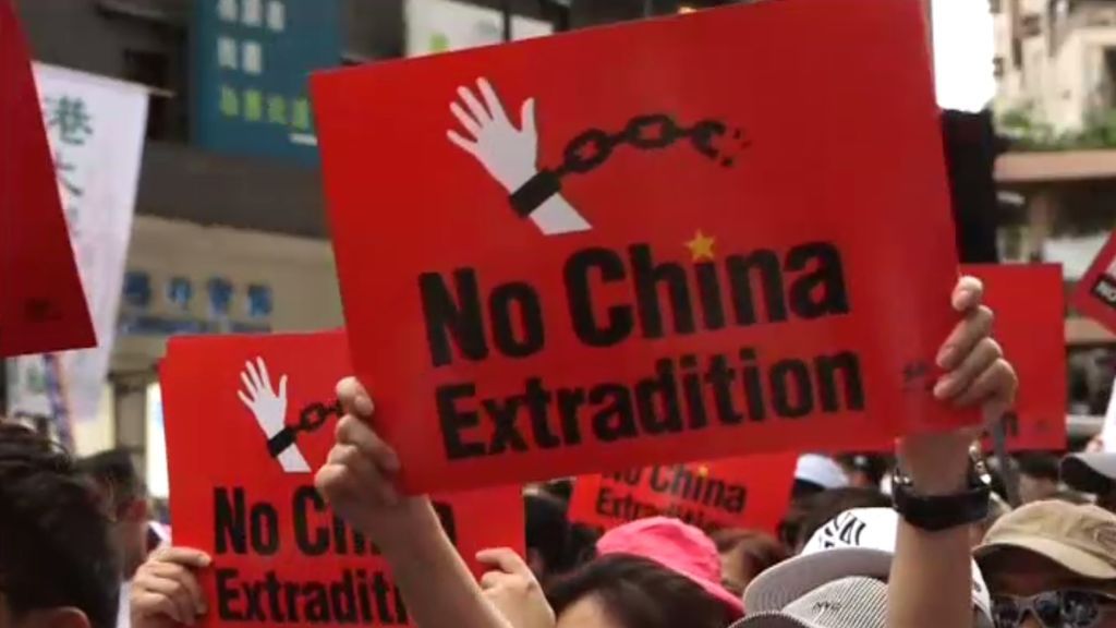 Multitudinaria protesta en Hong Kong contra la ley de extradición a China