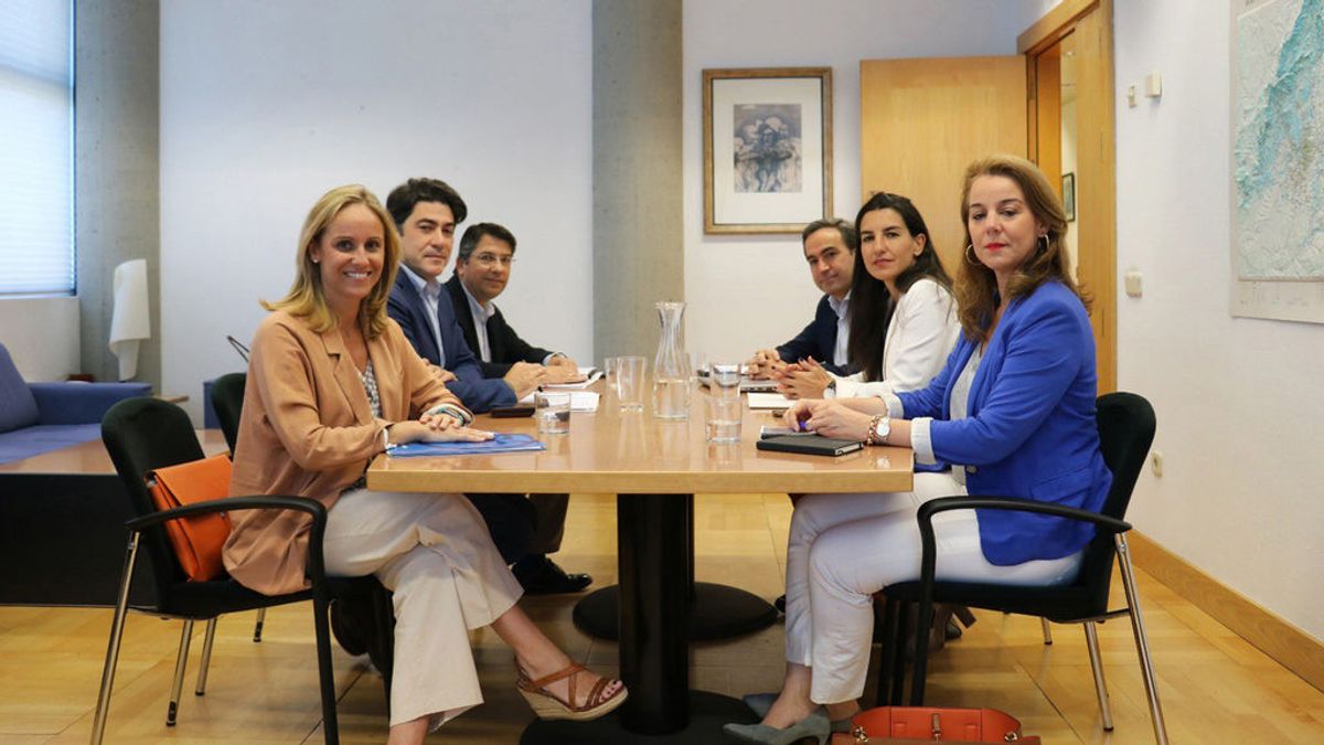 Vox y PP firman un pacto para entrar en el Gobierno de la Comunidad de Madrid