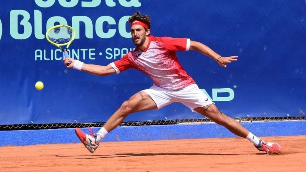 El tremendo enfado del tenista español, Mario Vilella, tras perder en un torneo El tremendo enfado del tenista español, Mario Vilella, tras perder en un torneo