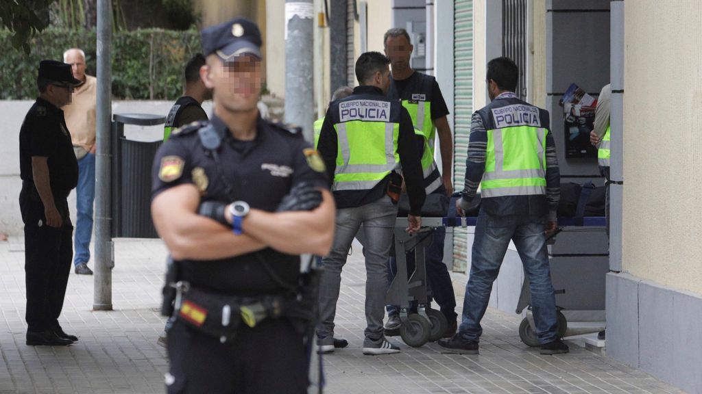 Una mujer embarazada de seis meses ha muerto degollada en su casa