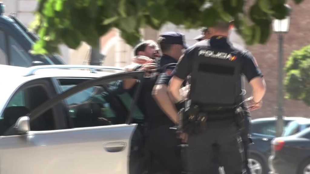 Detenido el marido de la primera víctima de Aranjuez por saltarse el control de seguridad