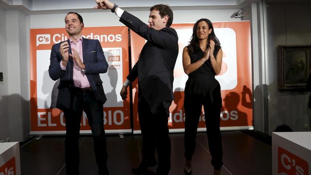 Vox insiste en entrar en Gobierno de Madrid pese a la negativa de Rivera Vox insiste en entrar en Gobierno de Madrid pese a la negativa de Rivera