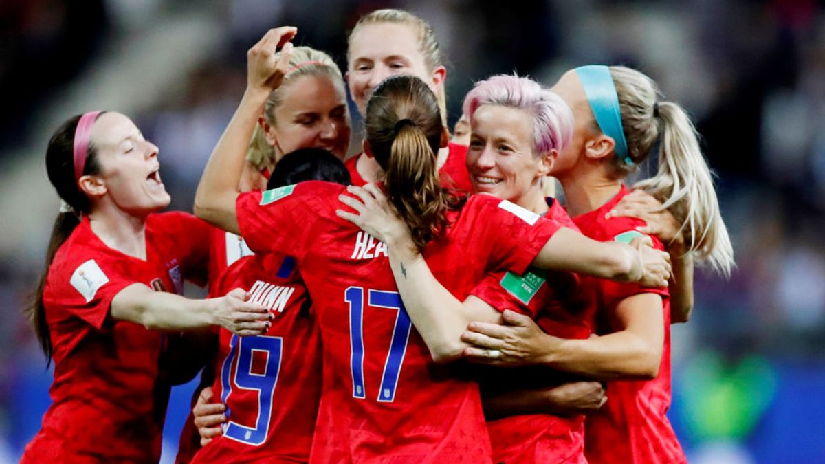 Futbolistas y guerreras: la lucha de las jugadoras estadounidenses por tener los mismos sueldos que los hombres Futbolistas y guerreras: la lucha de las jugadoras estadounidenses por tener los mismos sueldos que los hombres