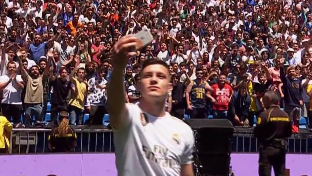 Jovic levantó pasiones en su presentación
