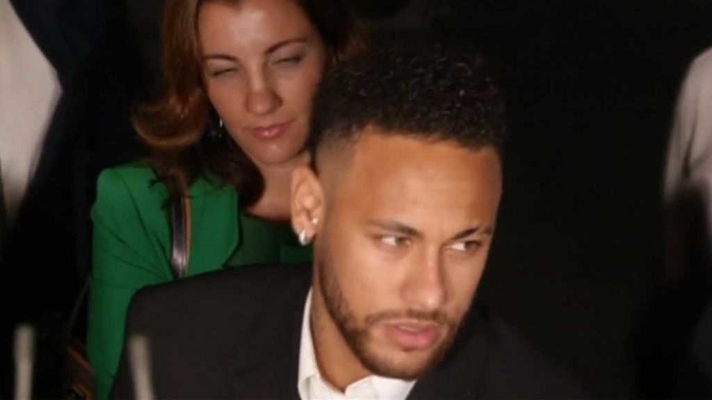 Neymar declara acusado de violación