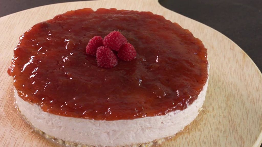 La receta de la tarta de queso y frutos rojos de Mario Sandoval