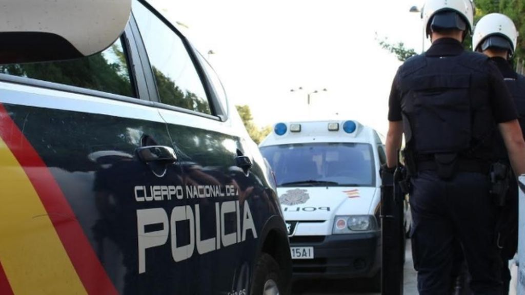 Una menor destroza su piso porque su padre no le hizo la cena justo cuando se lo exigió Una menor destroza su piso porque su padre no le hizo la cena justo cuando se lo exigió
