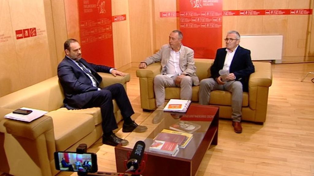 Ábalos en el Congreso con Joan Balldoví Ábalos en el Congreso con Joan Balldoví
