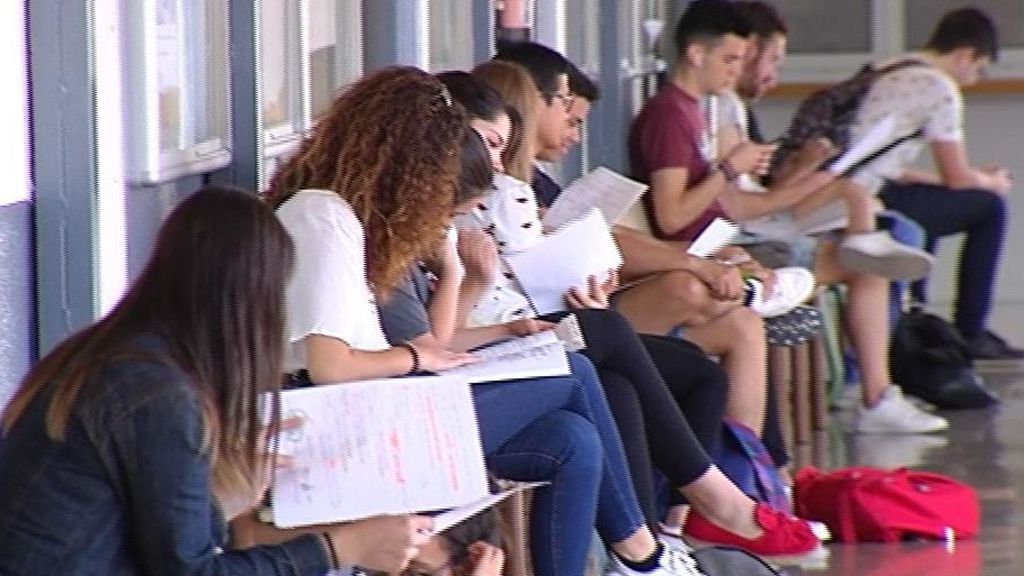 La nota media de selectividad en la Comunidad Valenciana, la menor de los últimos cinco años La nota media de selectividad en la Comunidad Valenciana, la menor de los últimos cinco años