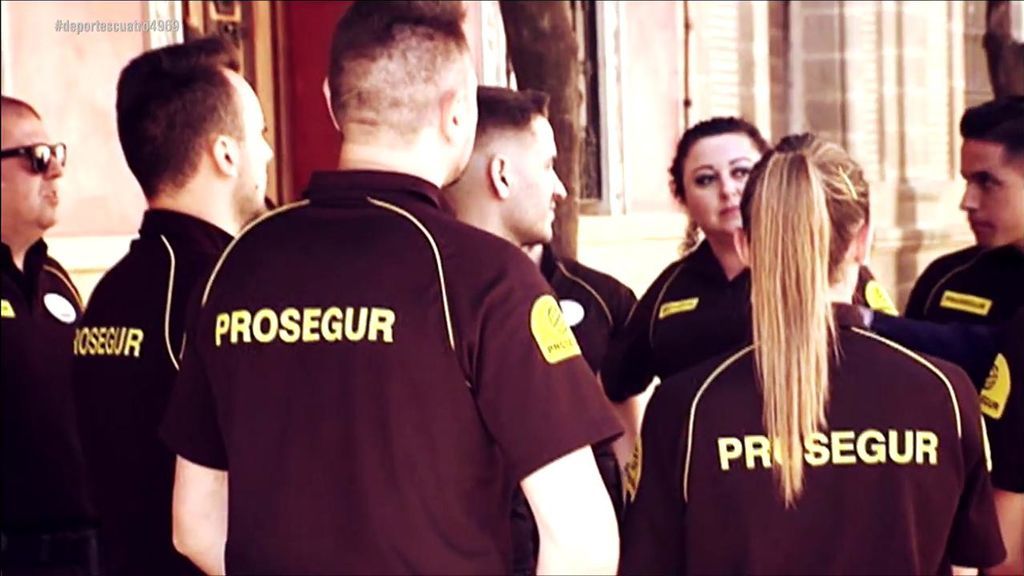 El espectacular despliegue en la Catedral de Sevilla para la boda de Ramos y Pilar Rubio El espectacular despliegue en la Catedral de Sevilla para la boda de Ramos y Pilar Rubio