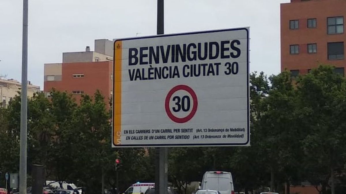 "Bienvenidas", las nuevas señales de tráfico de Valencia están escritas en femenino