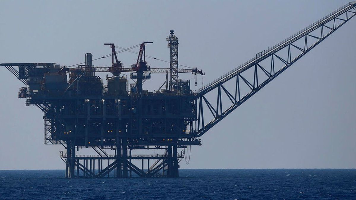 Detienen a dos activistas de Greenpeace por abordar una plataforma petrolera en el mar del Norte