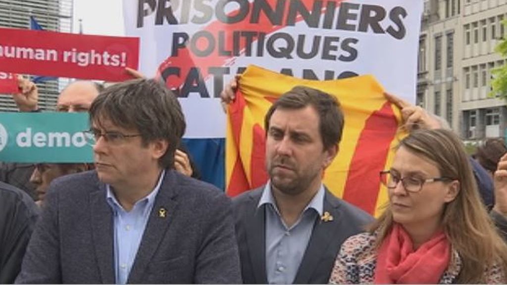 Las órdenes nacionales de búsqueda y detención de Carles Puigdemont y Antoni Comín seguirán vigentes Las órdenes nacionales de búsqueda y detención de Carles Puigdemont y Antoni Comín seguirán vigentes