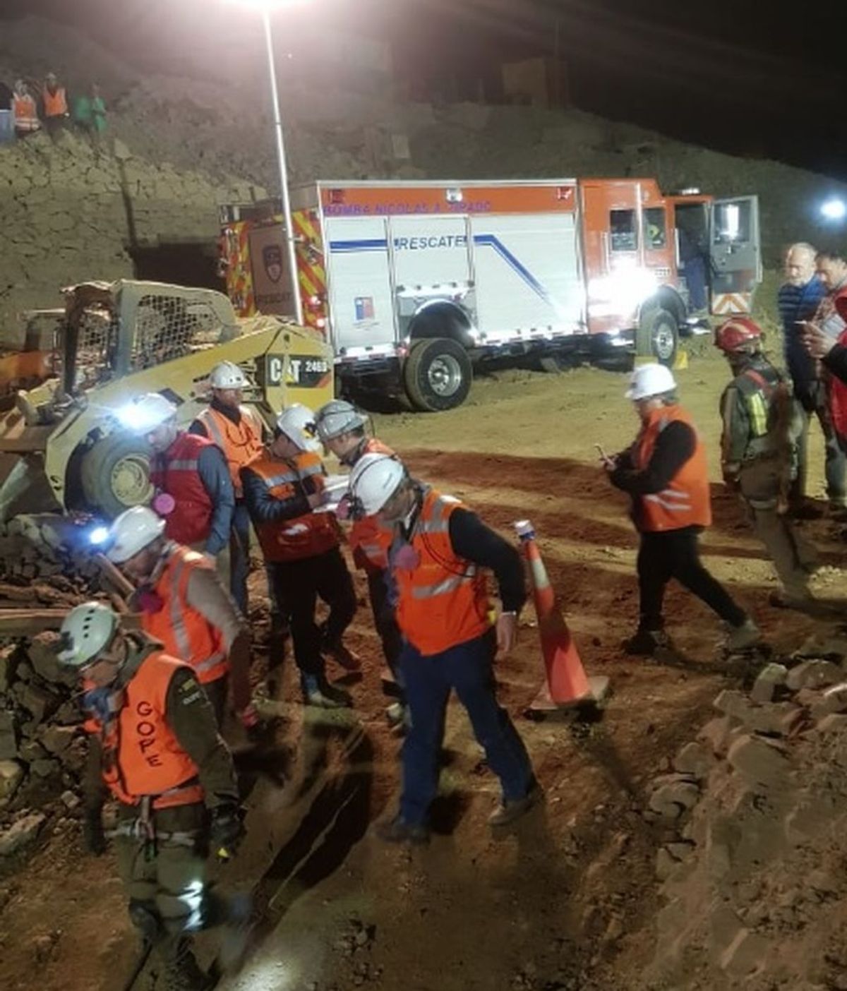 Mina de San José de Tocopilla: Rescatan a un minero con vida, un fallecido y otro continúa desaparecido
