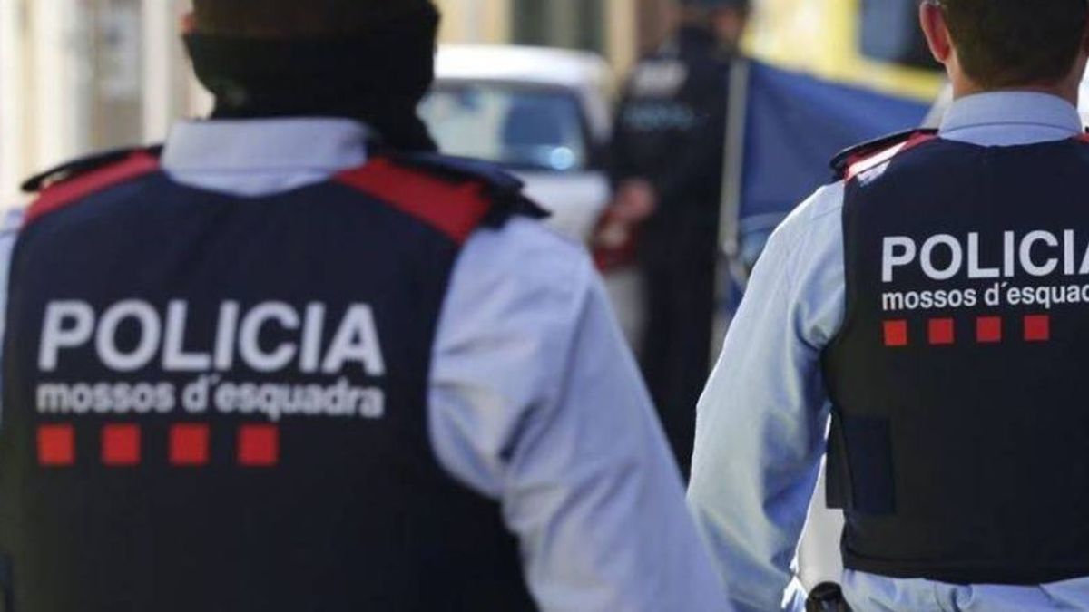 Los Mossos buscan al hermano de 15 años de la niña de 13 encontrada degollada en Mataró