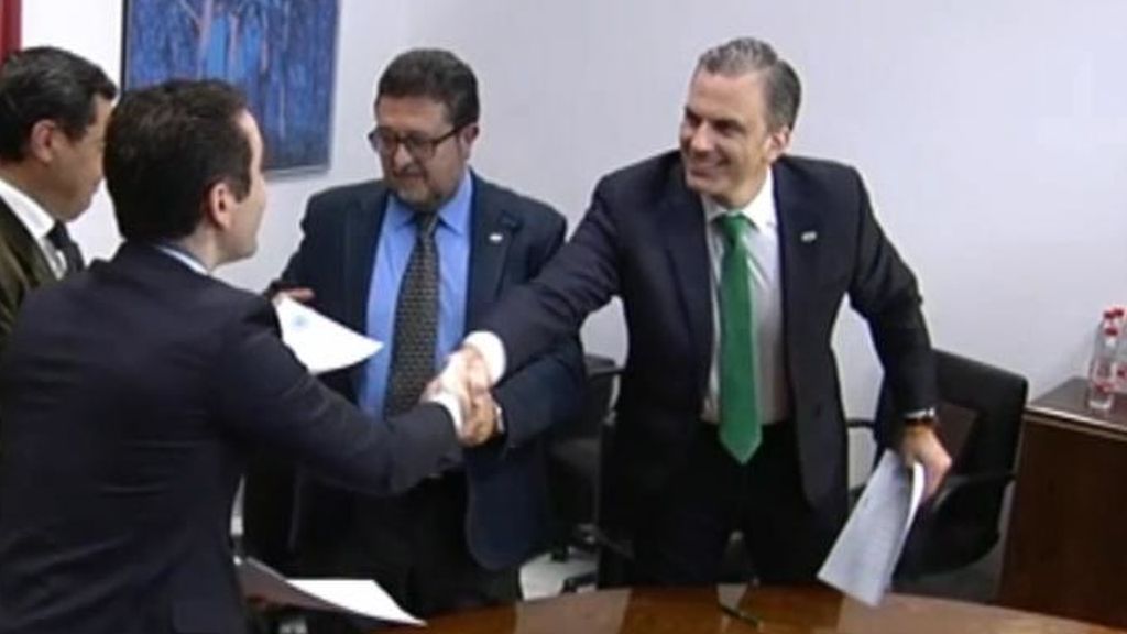¿Qué es lo que firmaron PP y Vox en Madrid y que Vox amenaza con enseñar? ¿Qué es lo que firmaron PP y Vox en Madrid y que Vox amenaza con enseñar?