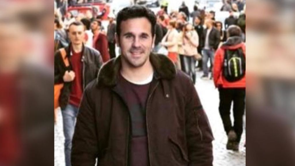 La policía detiene a tres individuos, sospechosos de participar en la paliza mortal a un joven en Oviedo La policía detiene a tres individuos, sospechosos de participar en la paliza mortal a un joven en Oviedo