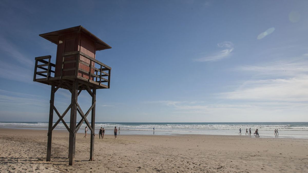Muere una bañista en Gerona en una playa sin servicio de socorrista