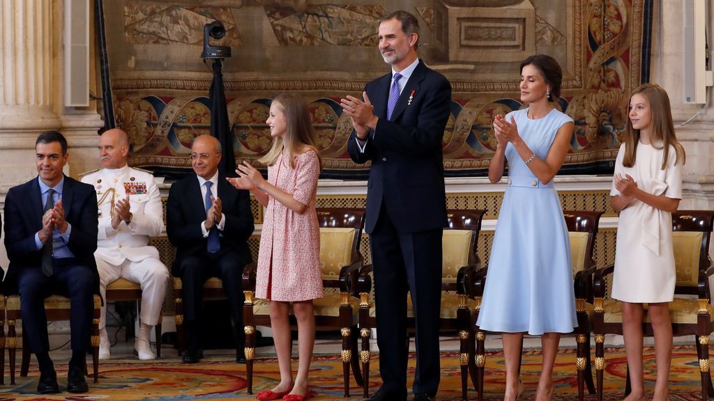 Felipe VI, arropado por la reina Letizia y las infantas Leonor y Sofia en el quinto aniversario de su proclamación como Rey