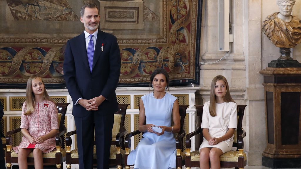 Felipe VI, arropado por la reina Letizia y las infantas Leonor y Sofia en el quinto aniversario de su proclamación como Rey