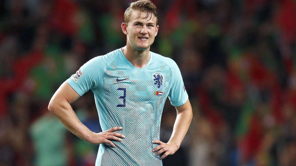De Ligt rechaza la última oferta y se aleja del Barcelona De Ligt rechaza la última oferta y se aleja del Barcelona