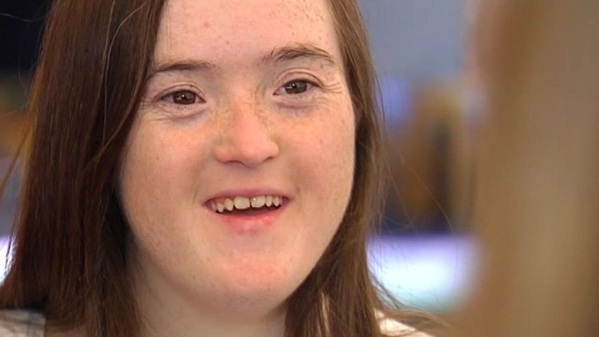 Blanca se convierte en la primera persona con síndrome de Down que consigue un Grado universitario Blanca se convierte en la primera persona con síndrome de Down que consigue un Grado universitario