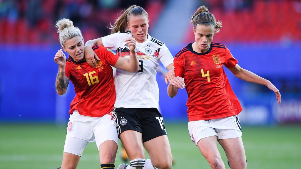 Desigualdad salarial dentro de la FIFA: la organización paga 18 veces más a los clubes masculinos que a los femeninos Desigualdad salarial dentro de la FIFA: la organización paga 18 veces más a los clubes masculinos que a los femeninos